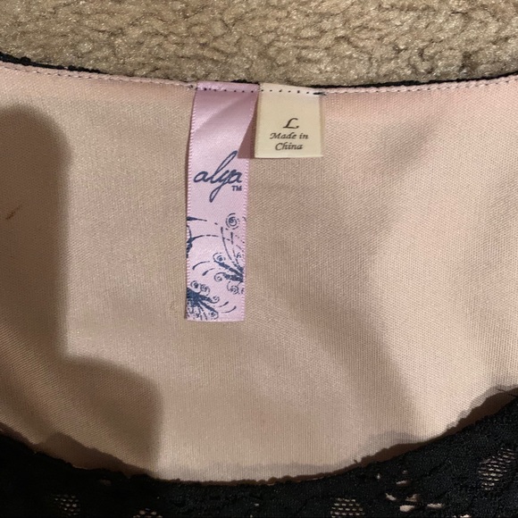 Black and beige dress - Picture 3 of 5